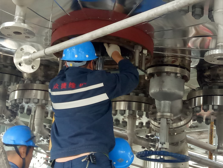 新疆鑫众捷管道维护,带压堵漏,带压堵漏快捷夹具,化学清洗,高压水清洗,长输管道清洗,电厂回转式空预器清洗,管道带压开孔,管道带压封堵,管道内径的扩孔,法兰面修复