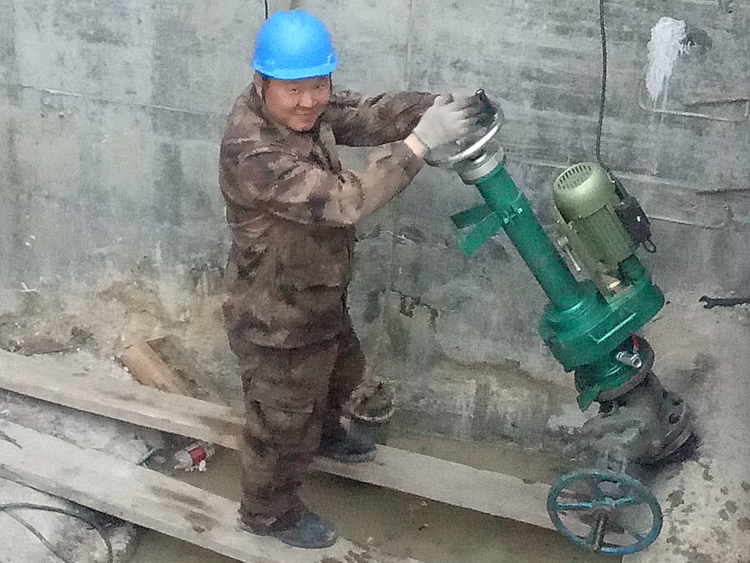 新疆鑫众捷管道维护,带压堵漏,带压堵漏快捷夹具,化学清洗,高压水清洗,长输管道清洗,电厂回转式空预器清洗,管道带压开孔,管道带压封堵,管道内径的扩孔,法兰面修复