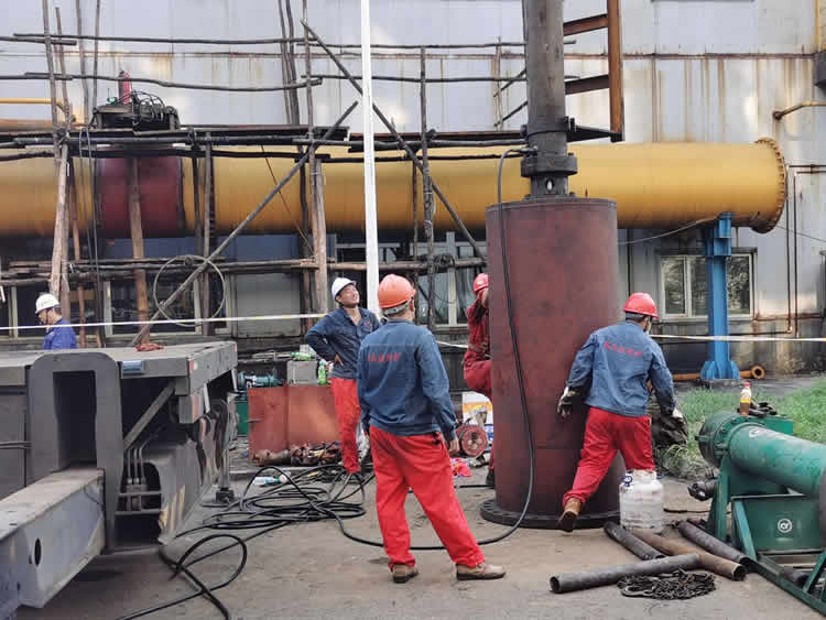 新疆鑫众捷管道维护_带压堵漏_带压堵漏快捷夹具_化学清洗_高压水清洗_长输管道清洗_管道带压开孔_管道带压封堵_管道内径的扩孔_法兰面修复